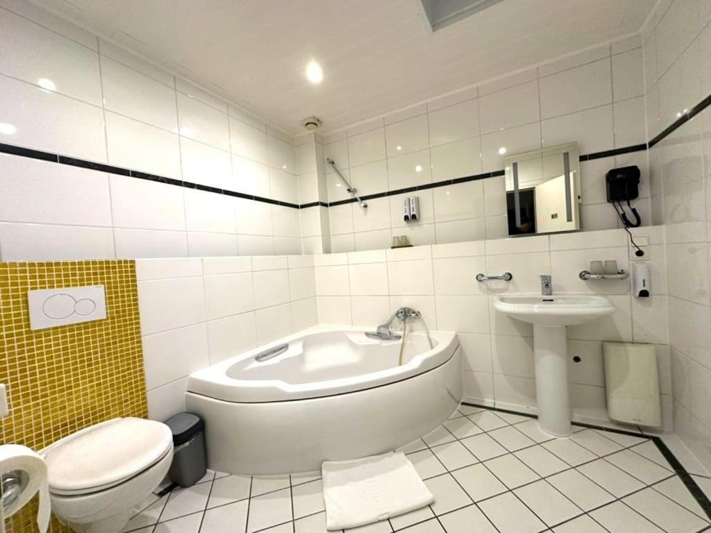 Hotel Destille Dormagen Ruang foto
