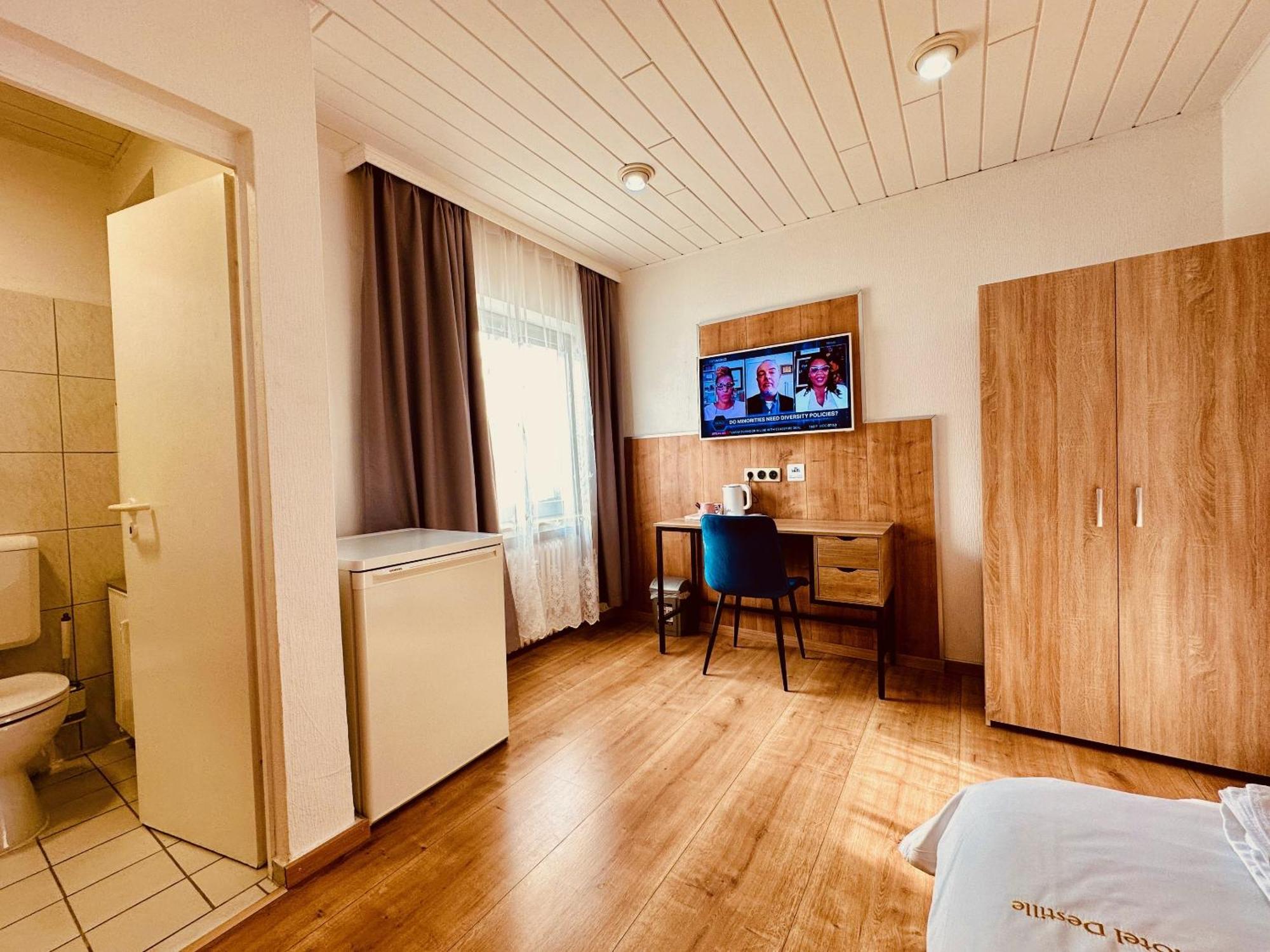 Hotel Destille Dormagen Ruang foto
