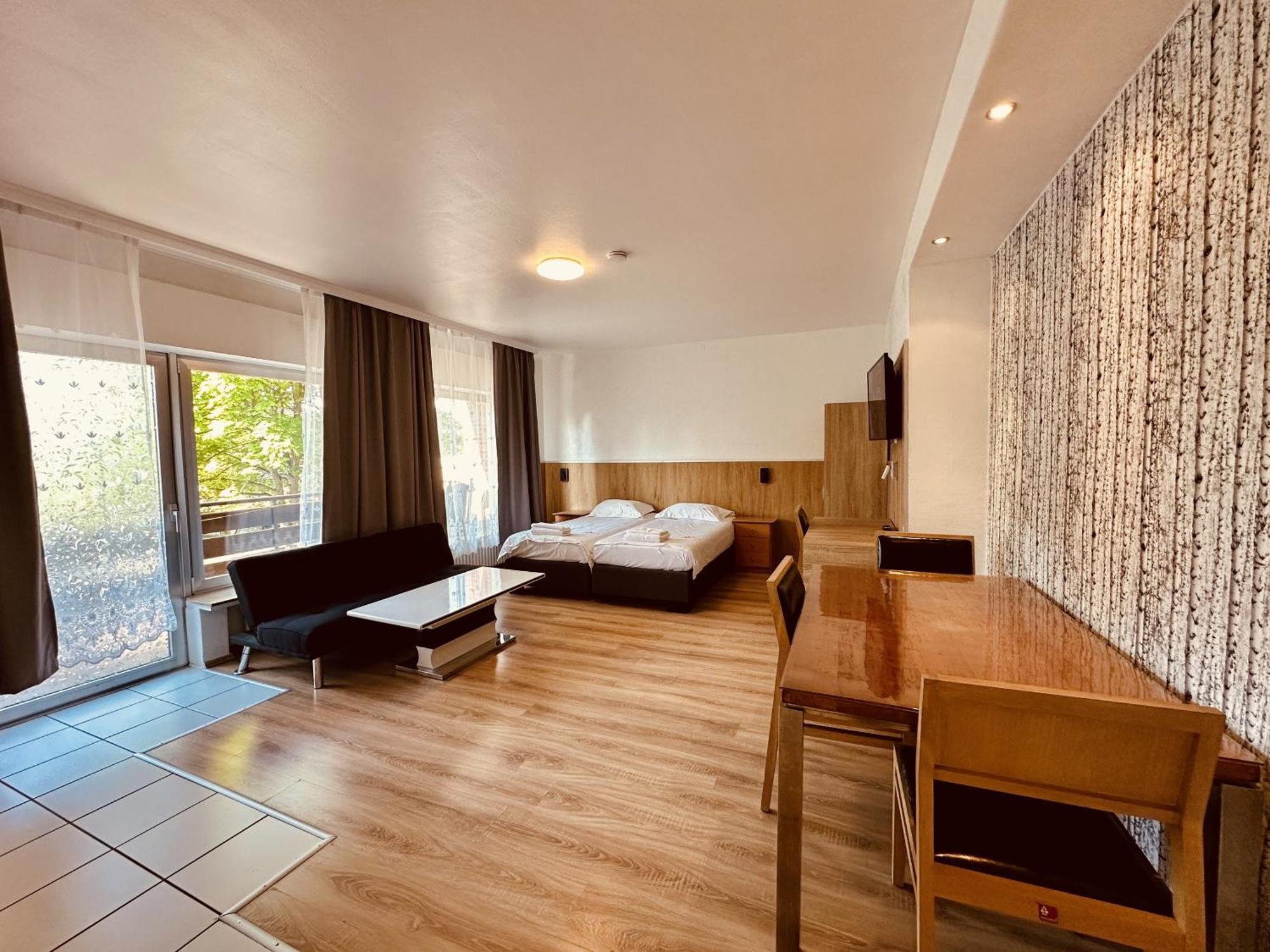 Hotel Destille Dormagen Bagian luar foto